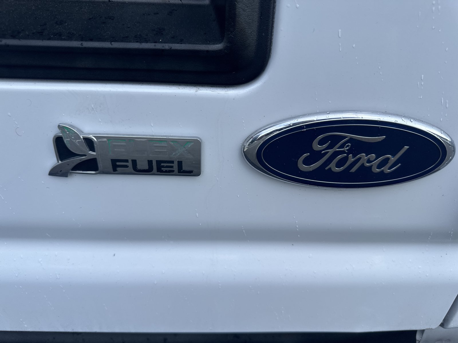 Used 2014 Ford E-250 and Econoline 250 w/ Commercial Cargo Van Package RWD image 17