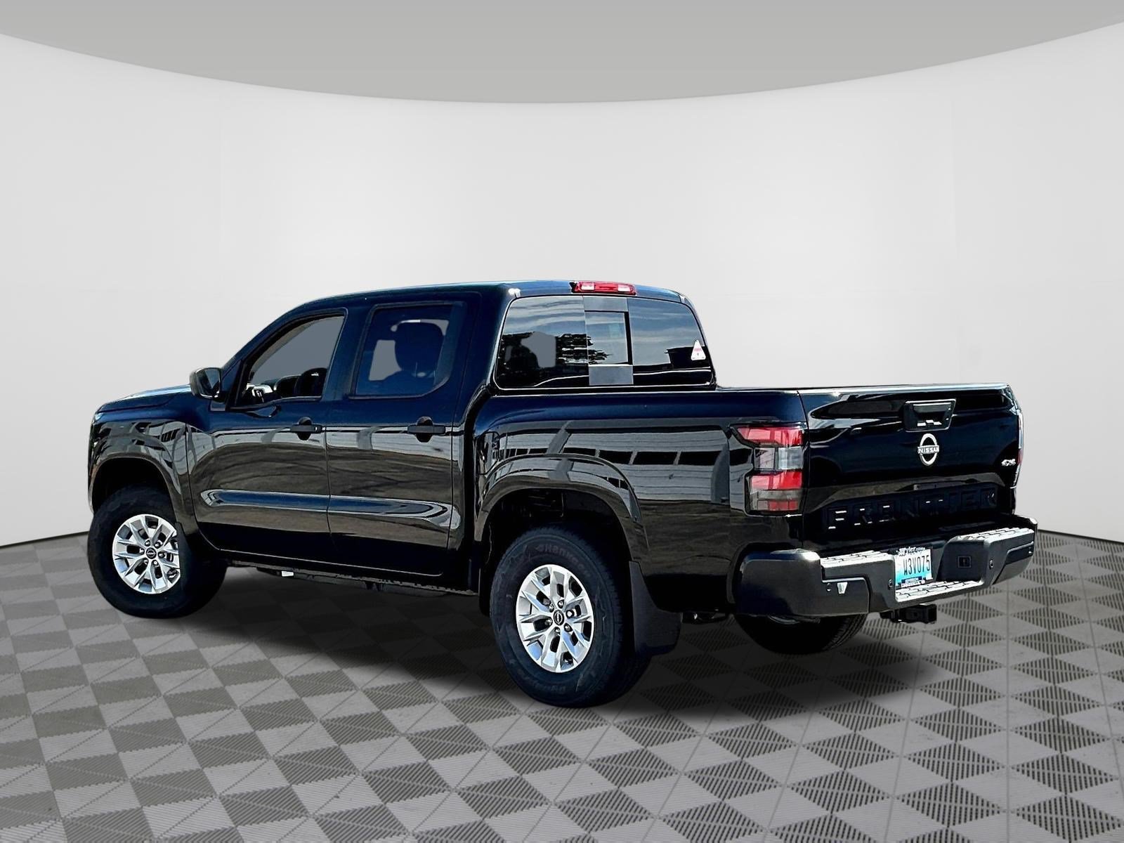 Certified 2026 Nissan Frontier S w/ S Utility Package AWD/4WD image 4