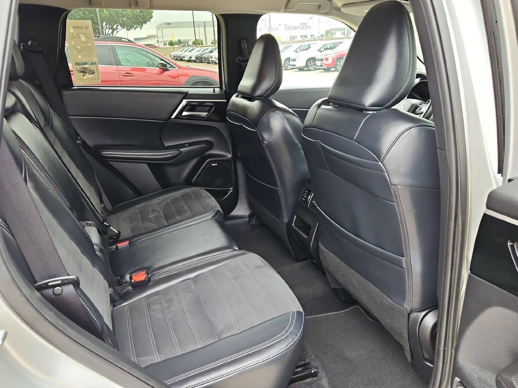 Used 2025 Mitsubishi Outlander SE AWD/4WD image 31