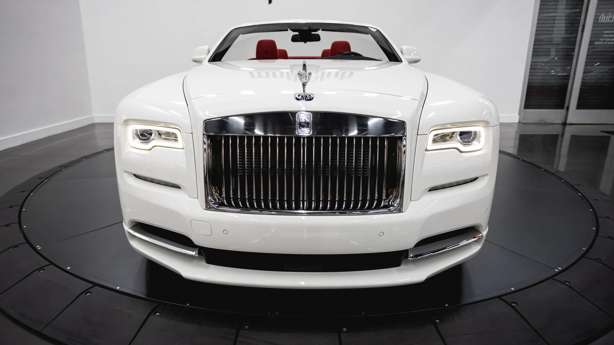 Used 2017 Rolls-Royce Dawn RWD image 28