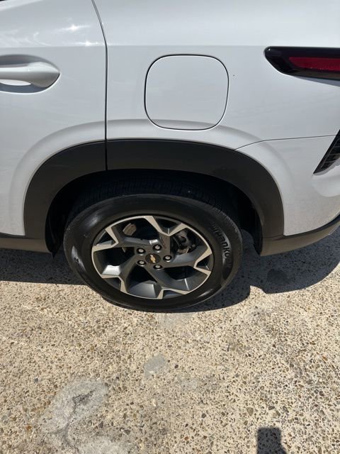 Used 2025 Chevrolet Trax LT w/ LT Convenience Package image 21