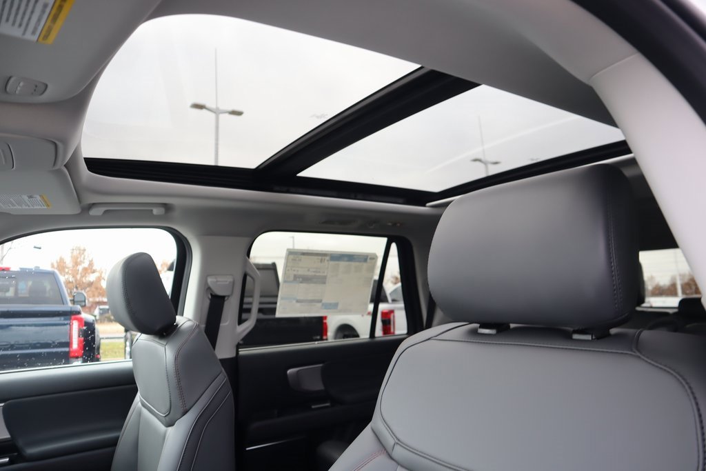 New 2025 Ford Expedition Active image 16