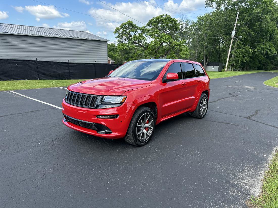 Used 2016 Jeep Grand Cherokee SRT image 1