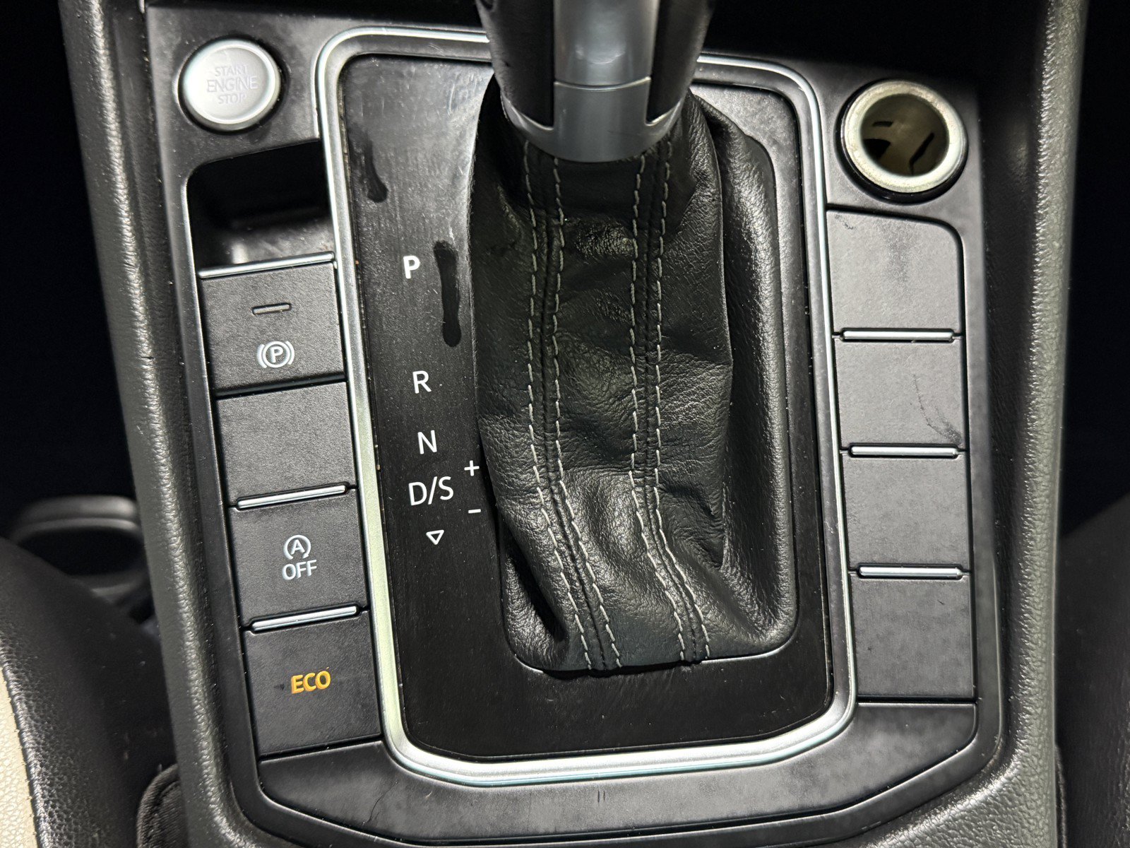 Used 2019 Volkswagen Jetta R-Line FWD image 16