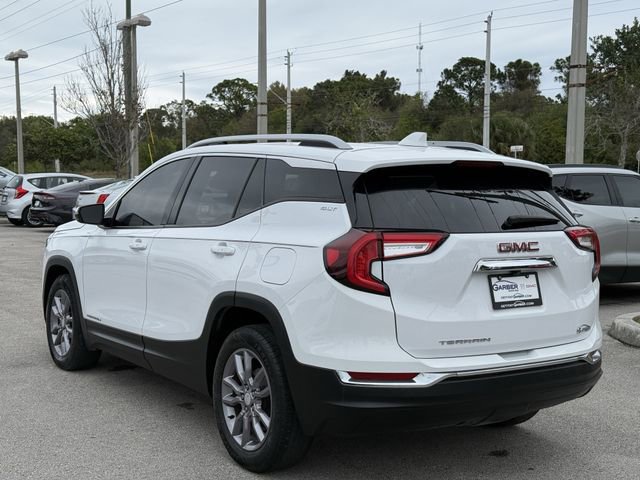 Used 2023 GMC Terrain SLT image 2