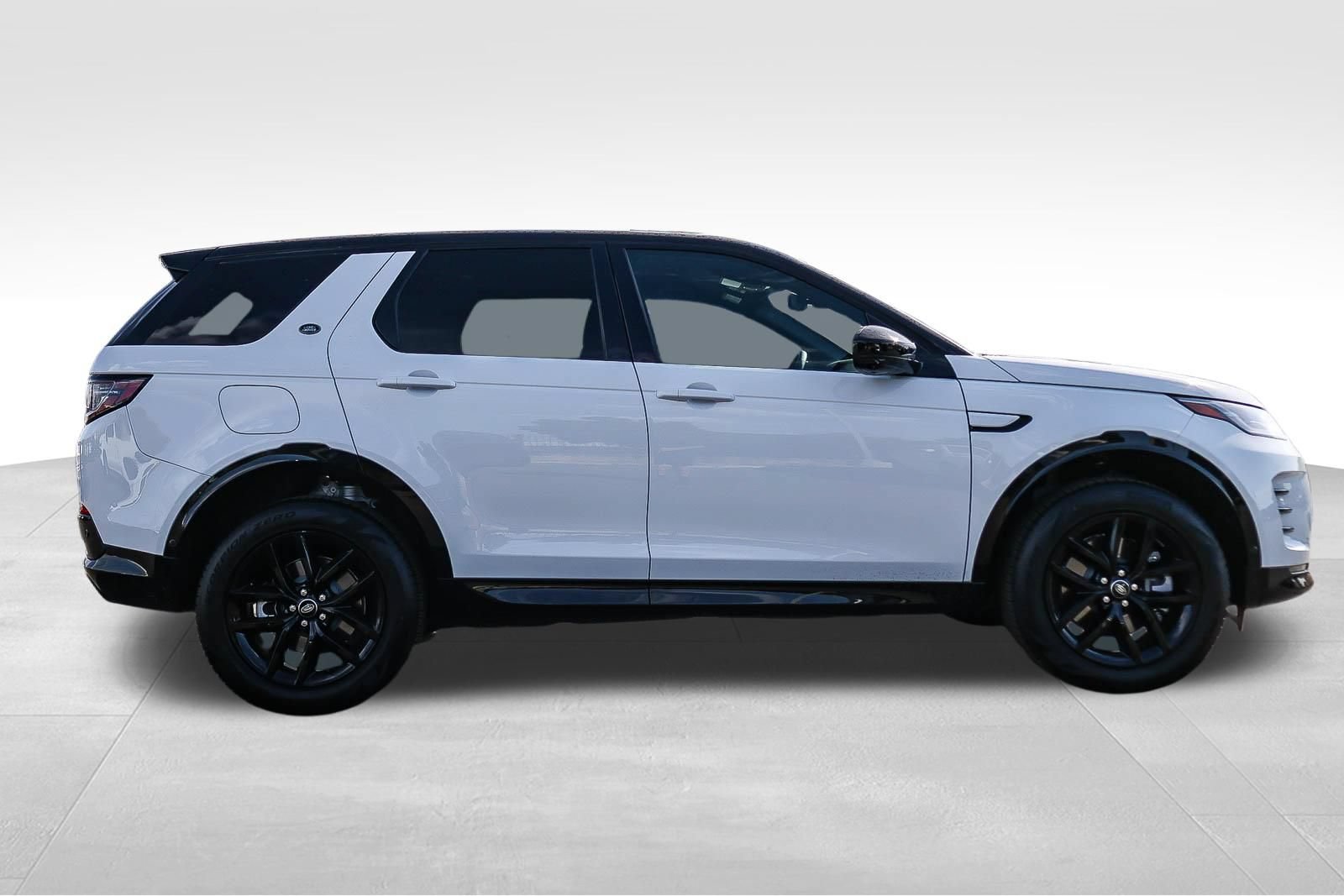 New 2026 Land Rover Discovery Sport Landmark AWD/4WD image 4