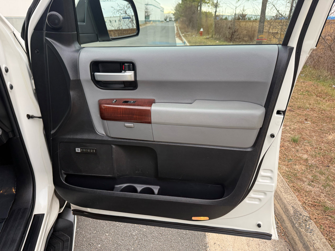 Used 2012 Toyota Sequoia Platinum image 27