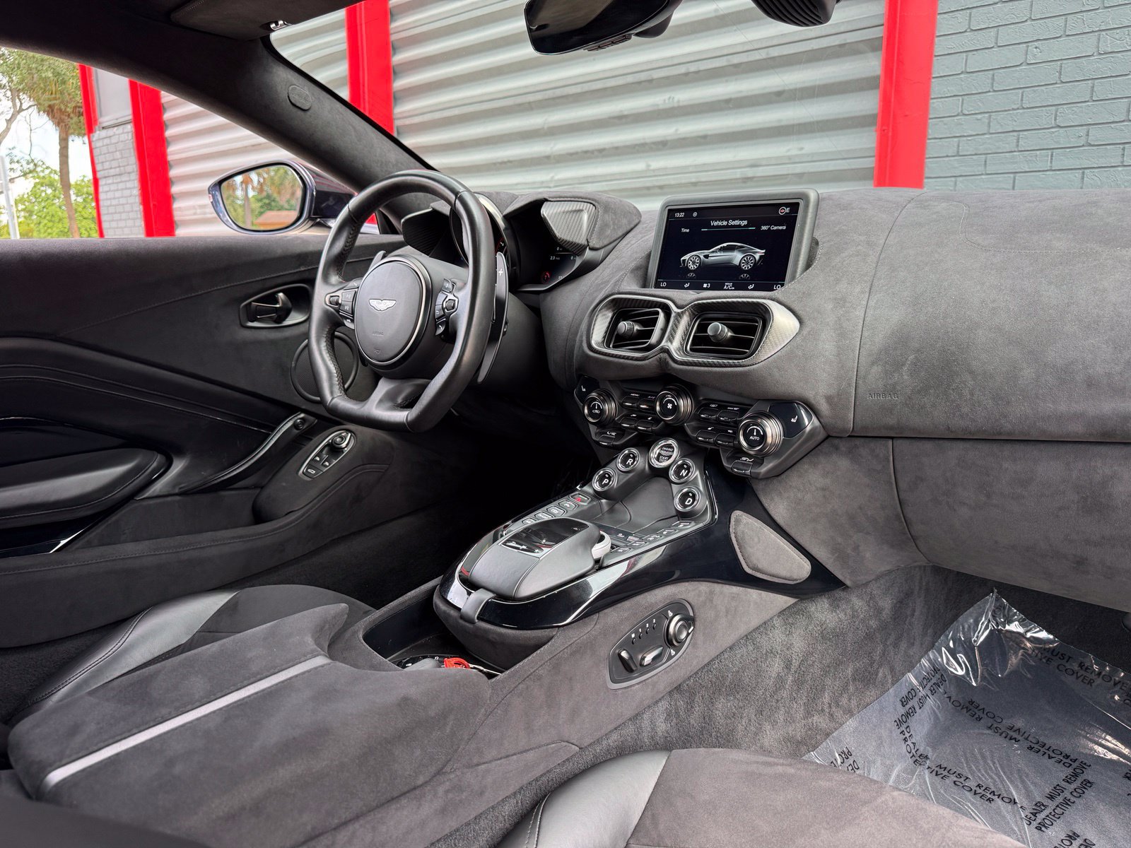Used 2019 Aston Martin V8 Vantage Coupe RWD image 27