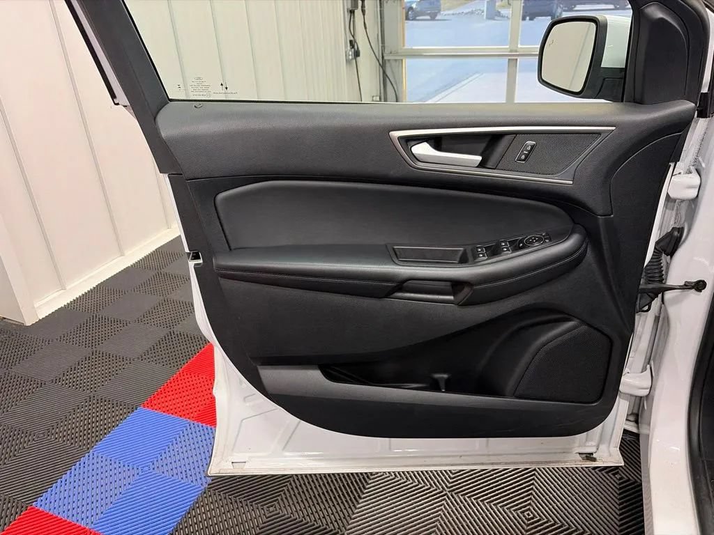 Used 2024 Ford Edge SEL AWD/4WD image 10