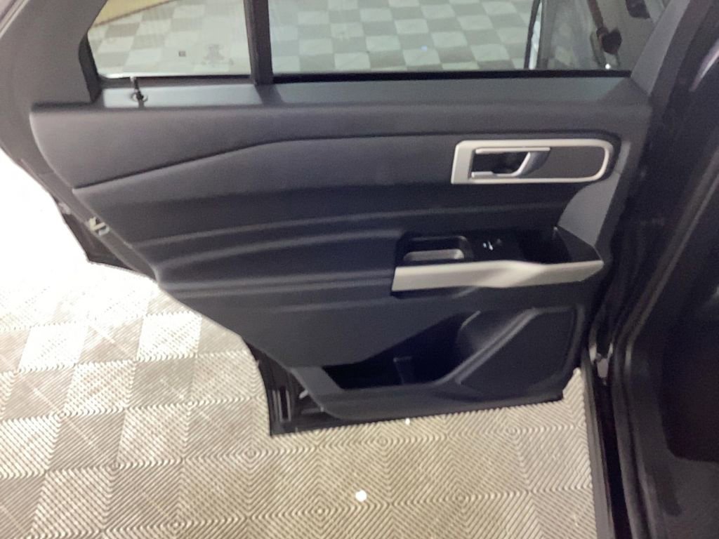 Used 2023 Ford Explorer XLT image 15
