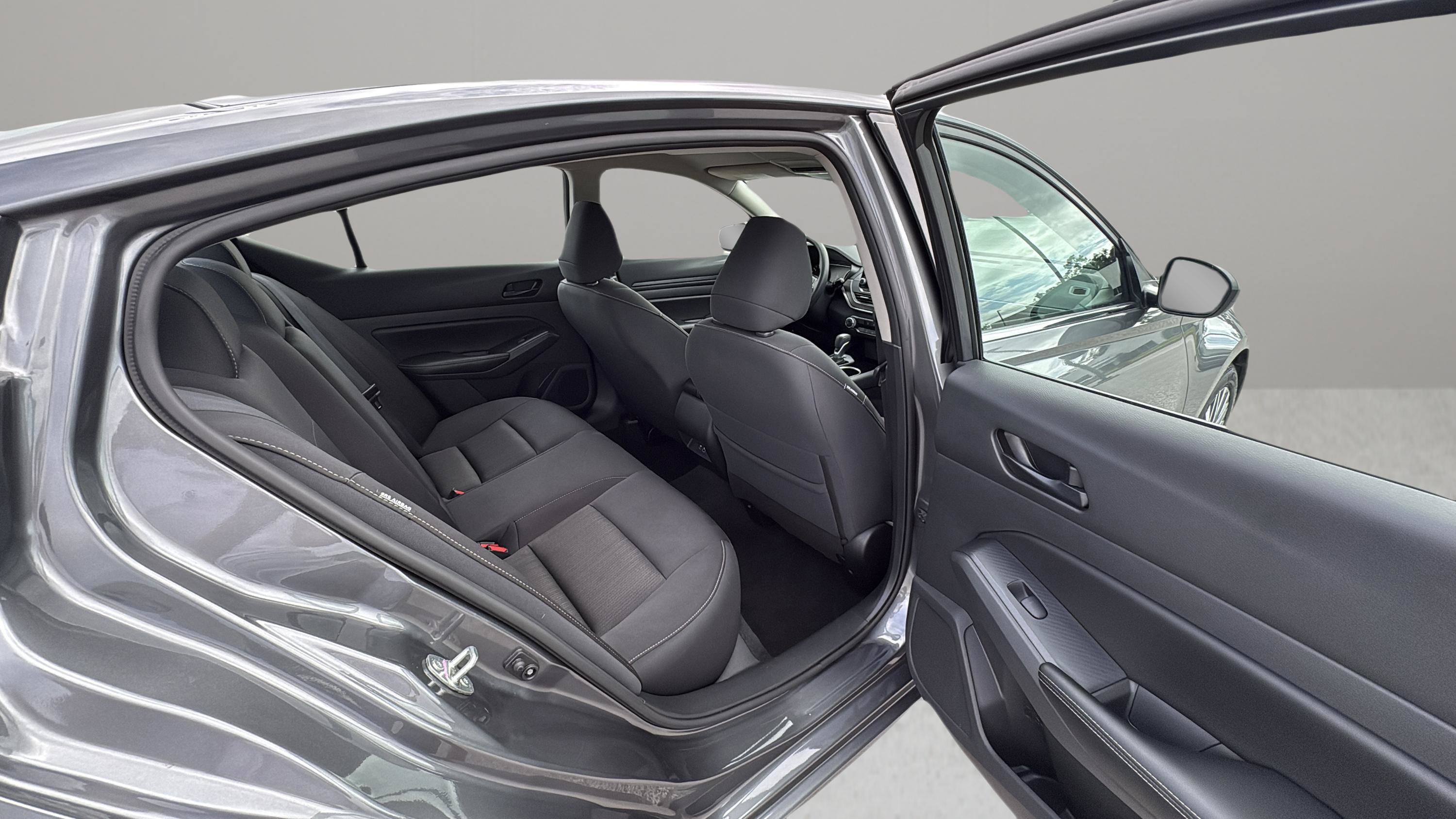 Used 2024 Nissan Altima 2.5 SV image 14