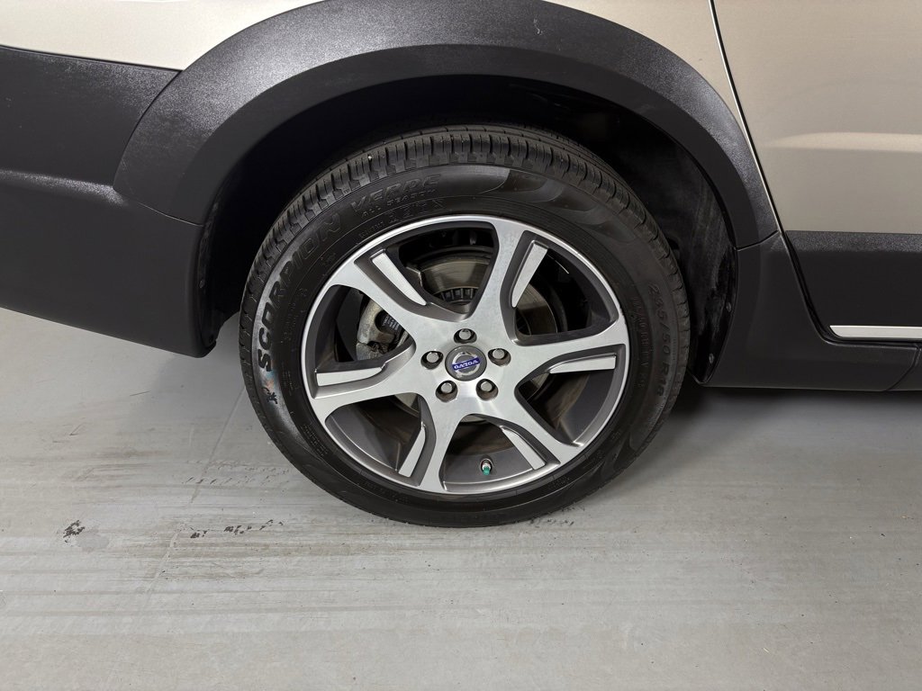 Used 2015 Volvo XC70 T6 Platinum image 10