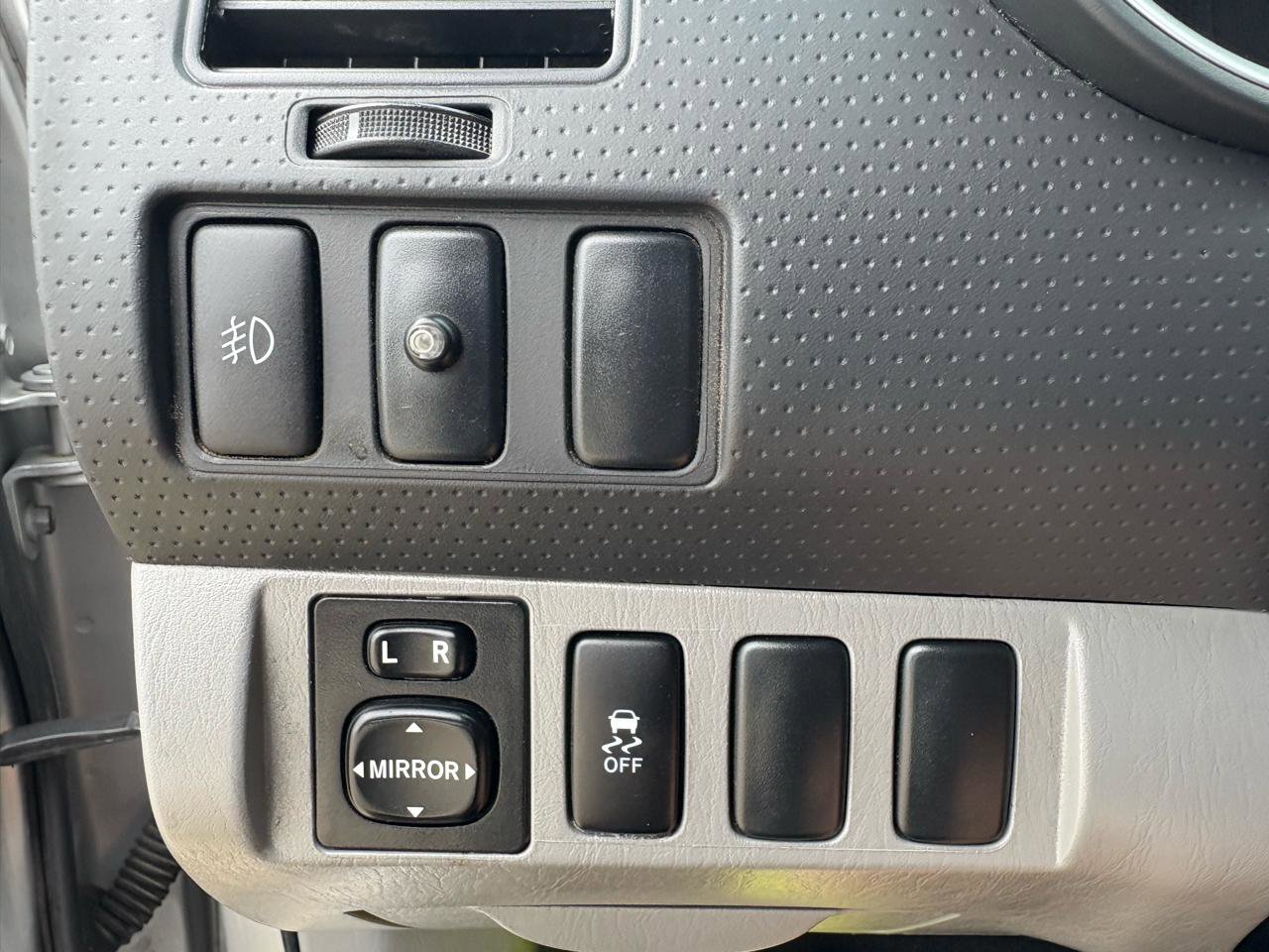 Used 2013 Toyota Tacoma PreRunner w/ SR5 Pkg image 4