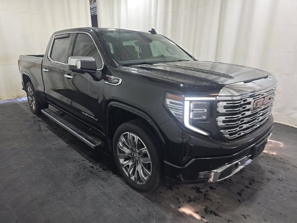 Used 2023 GMC Sierra 1500 Denali w/ Denali Reserve Package AWD/4WD image 3