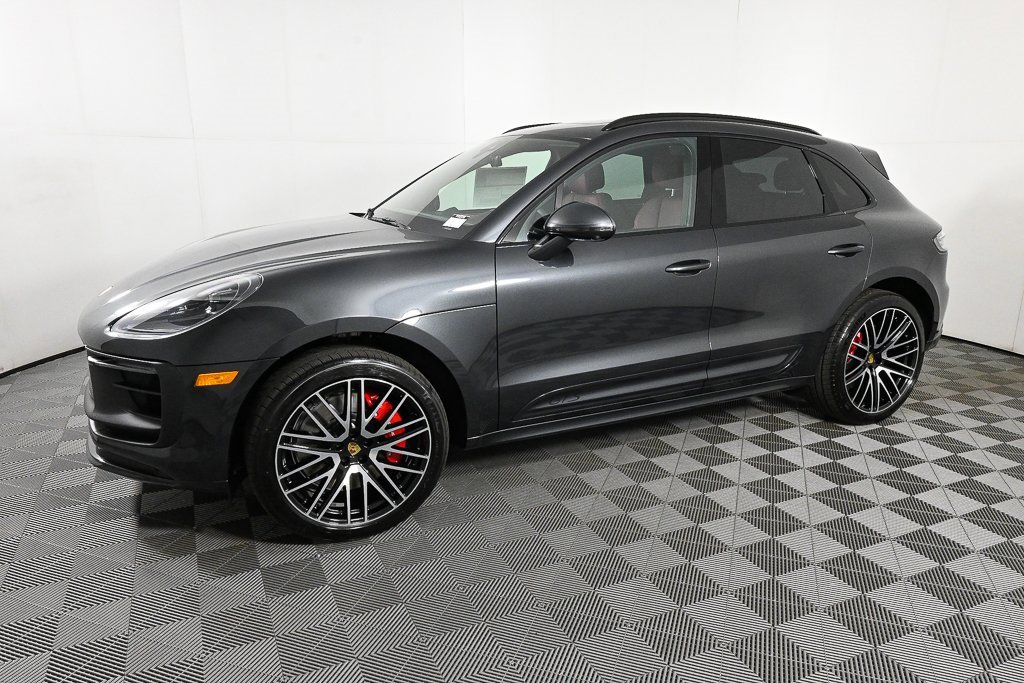New 2026 Porsche Macan GTS image 3