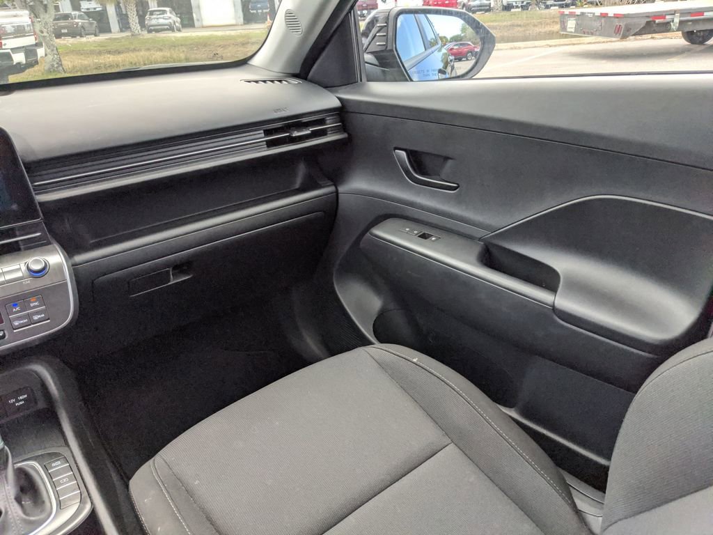 Used 2024 Hyundai Kona SEL image 17