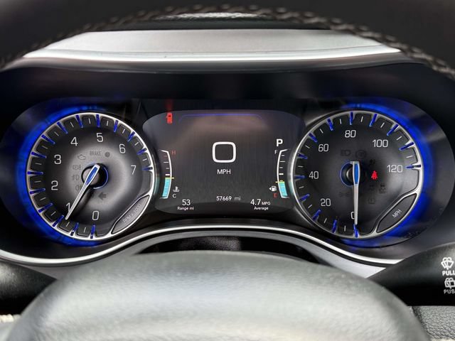 Used 2025 Chrysler Pacifica Limited FWD image 23
