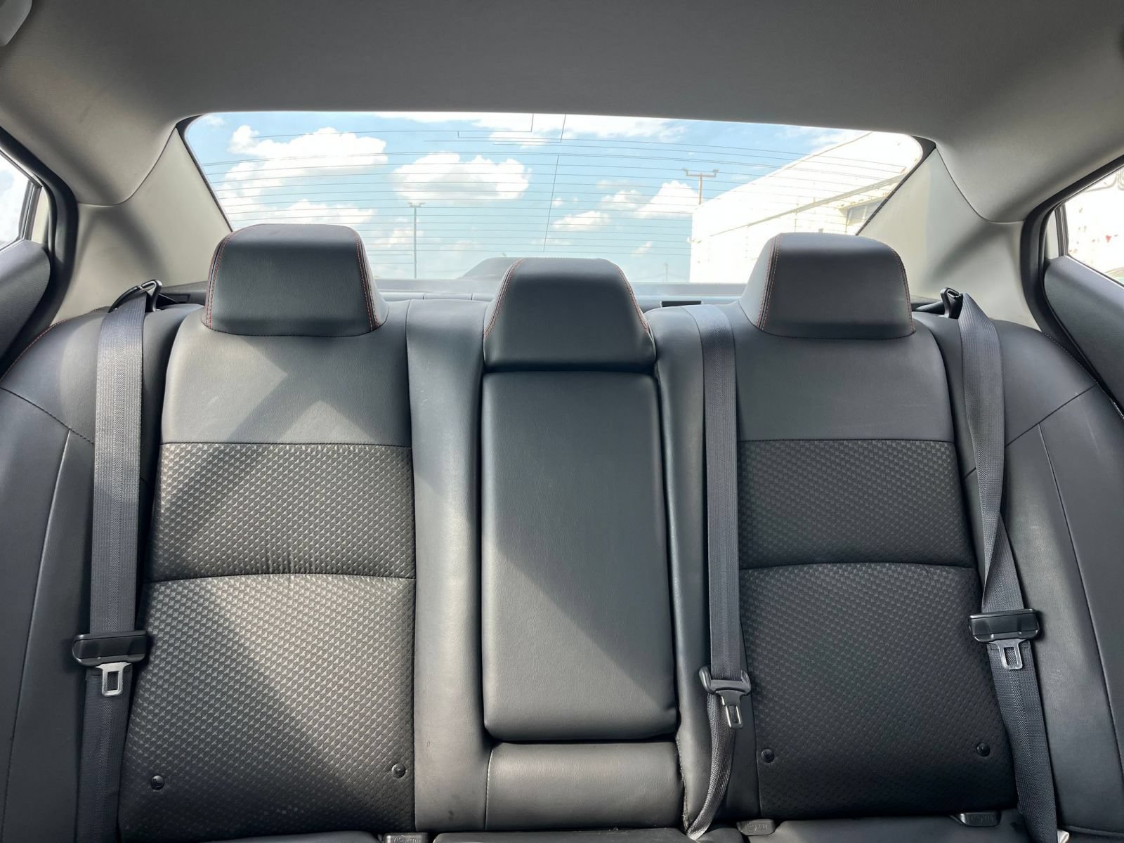 Used 2025 Nissan Altima 2.5 SR FWD image 38