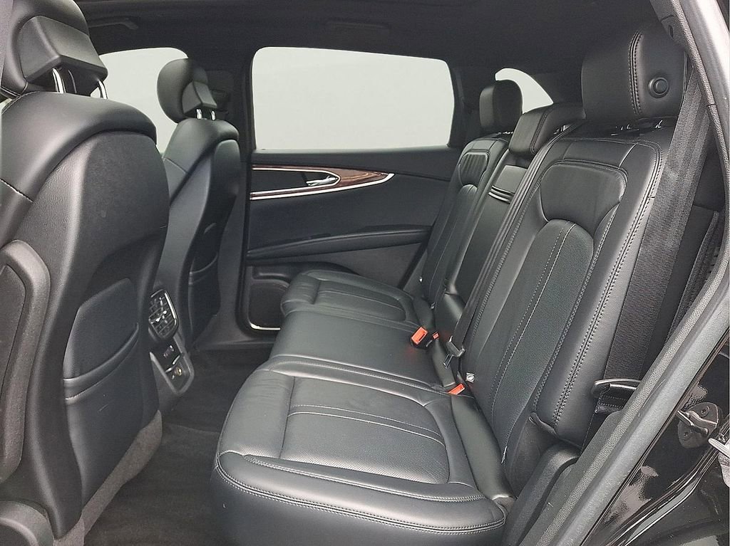 Used 2018 Lincoln MKX Reserve w/ Driver Assistance Package image 11