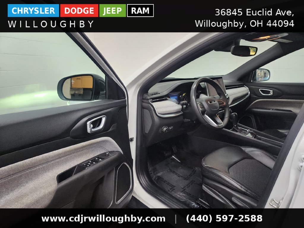 Used 2024 Jeep Compass Latitude AWD/4WD image 13