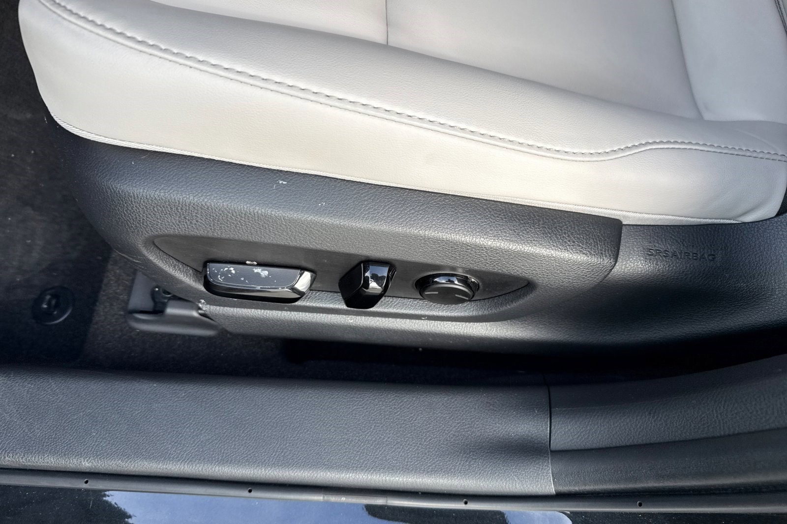 Used 2024 Lexus UX 250h FWD image 14