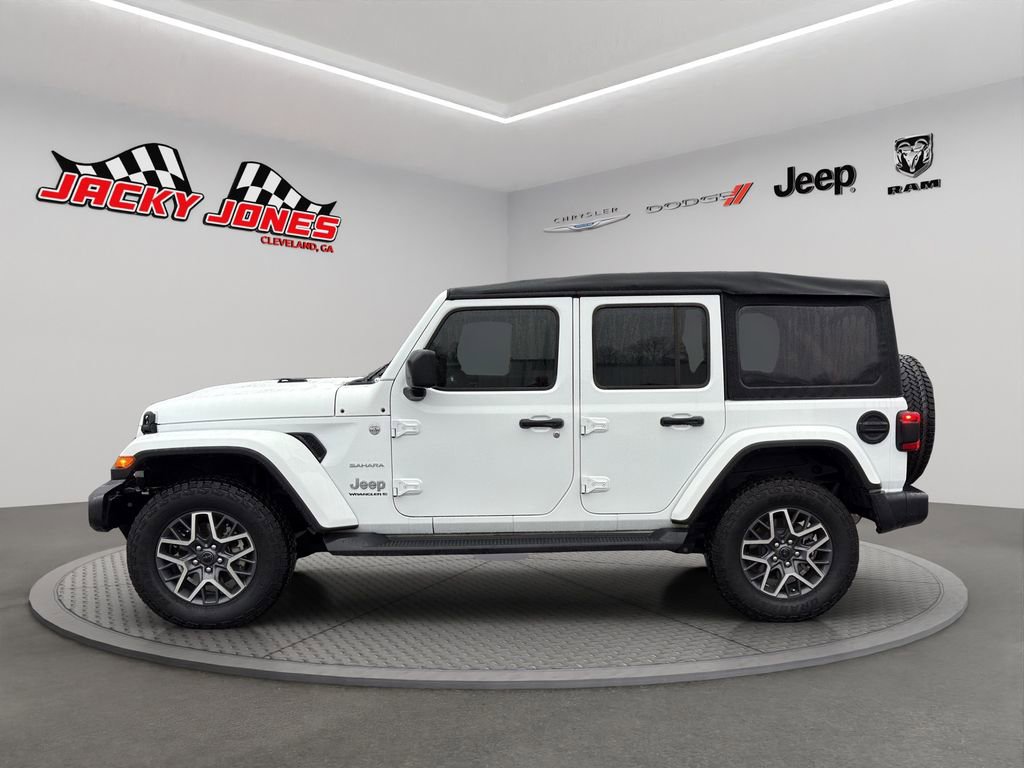 Used 2024 Jeep Wrangler Sahara image 3