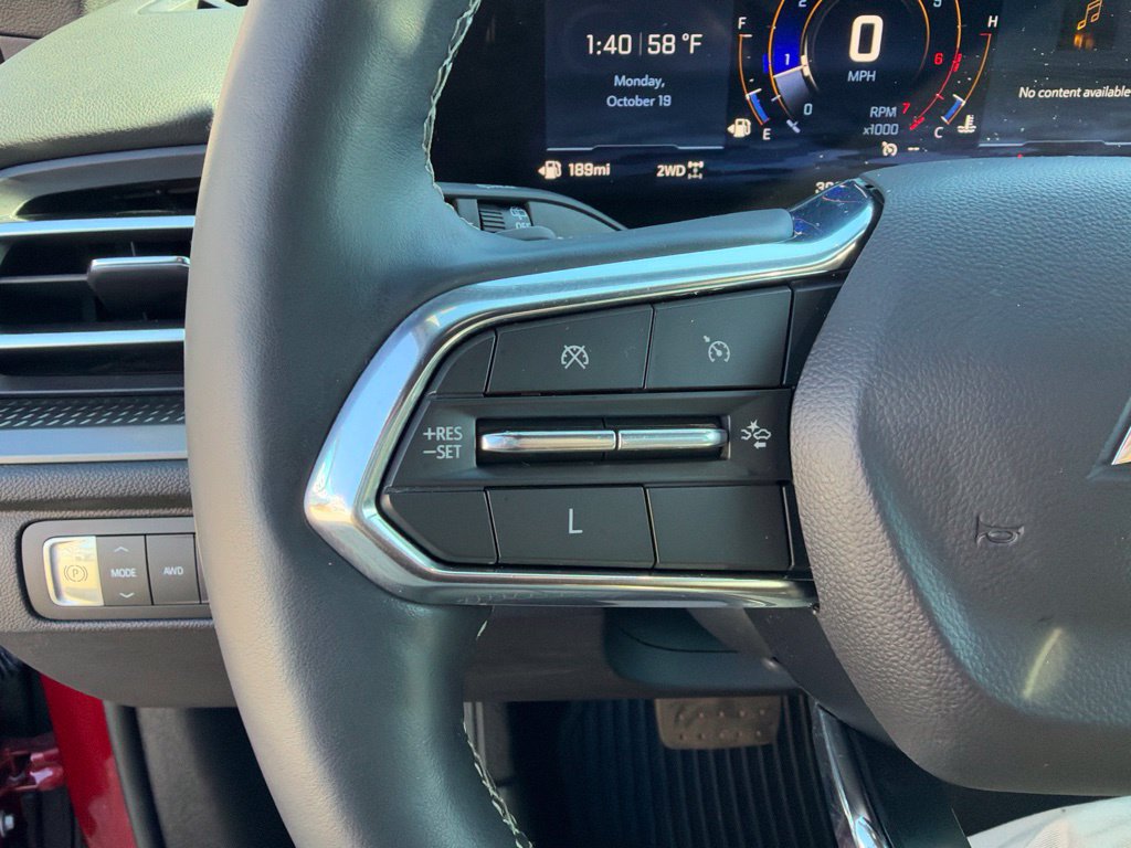 Used 2024 Chevrolet Traverse LT w/ Trailering Package AWD/4WD image 16
