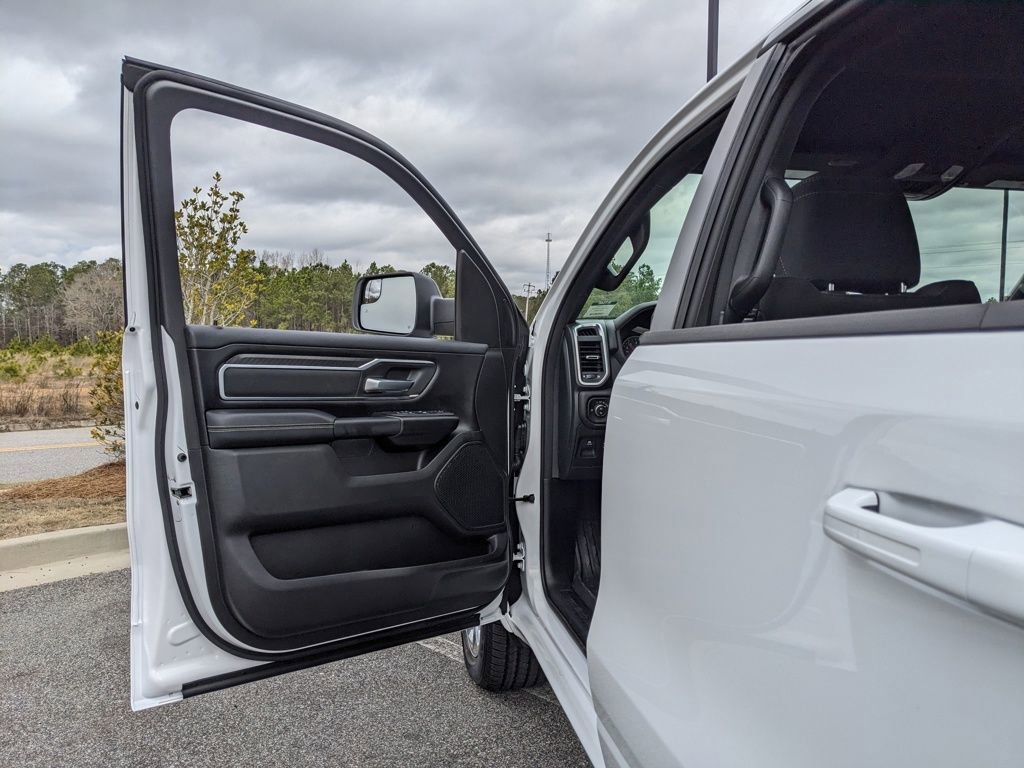 New 2026 RAM 1500 4x4 Crew Cab image 53