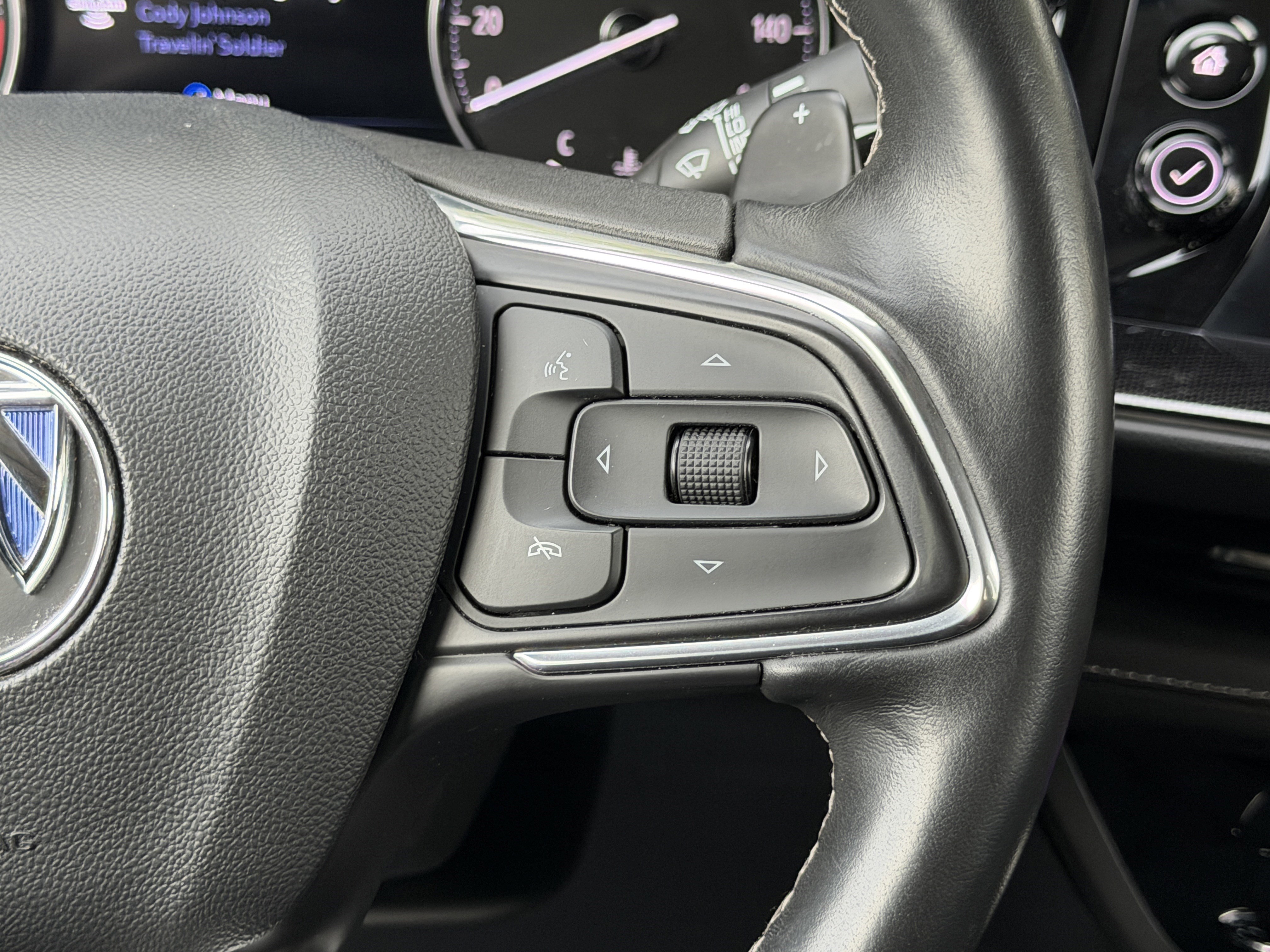 Used 2023 Buick Envision Essence w/ Sport Touring Package image 33