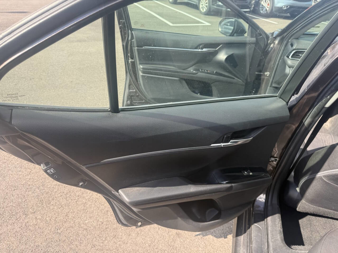 Used 2018 Toyota Camry LE image 17