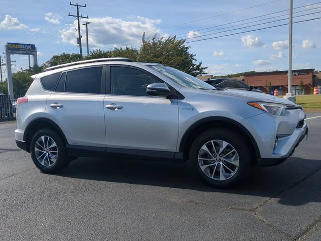 Used 2016 Toyota RAV4 XLE AWD/4WD image 2