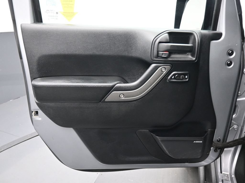 Used 2016 Jeep Wrangler Unlimited Sport AWD/4WD image 9