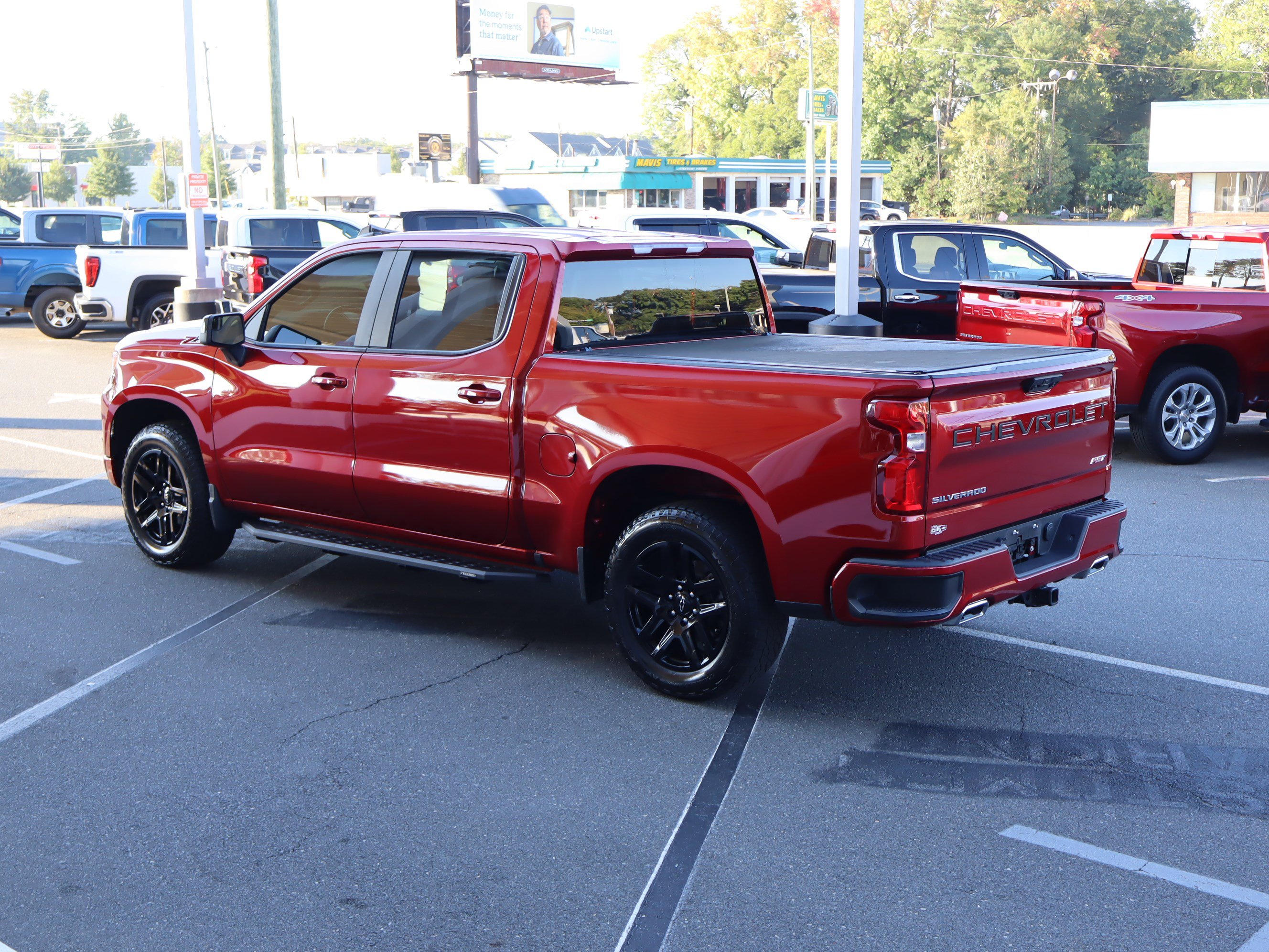 Used 2023 Chevrolet Silverado 1500 RST w/ Z71 Off-Road Package AWD/4WD image 8