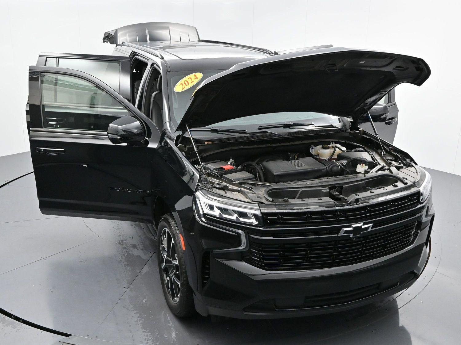 Used 2024 Chevrolet Suburban RST w/ Luxury Package AWD/4WD image 50