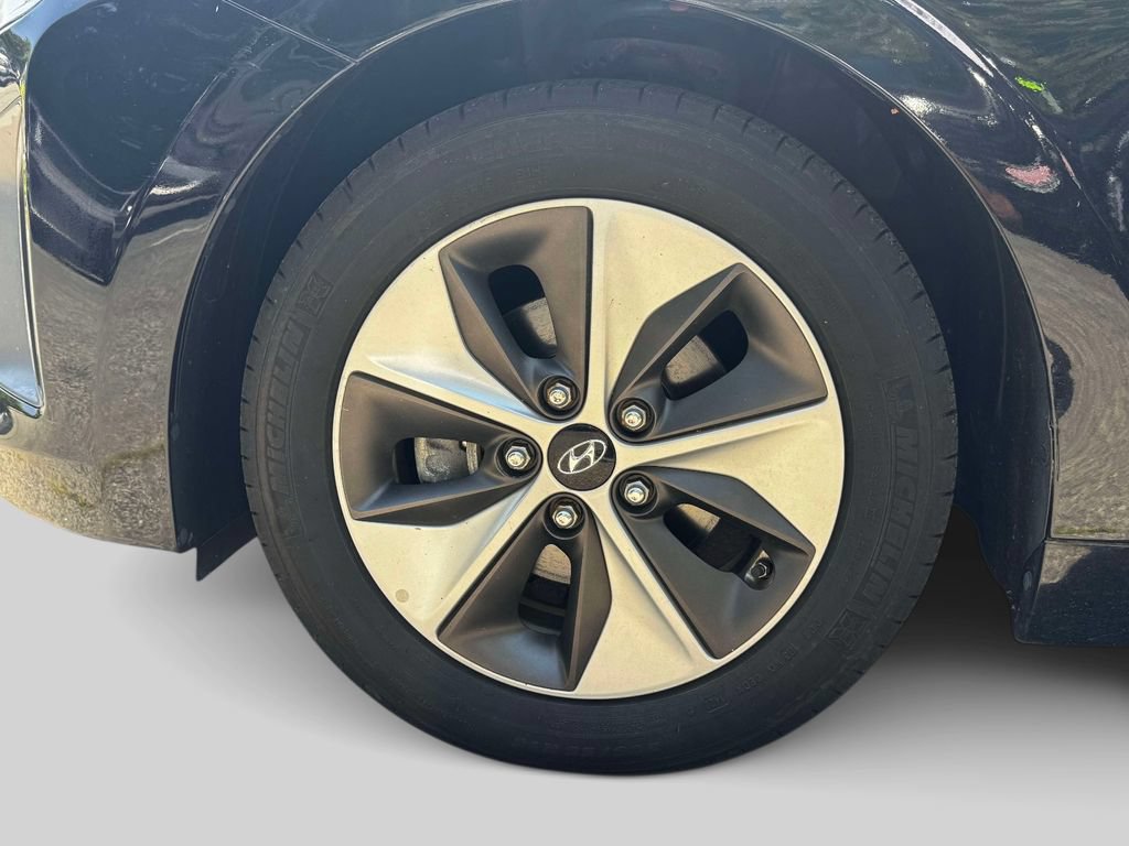 Used 2019 Hyundai Ioniq Limited FWD image 8