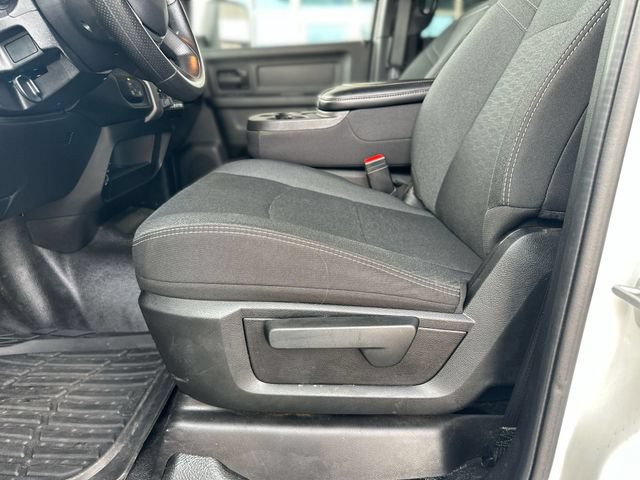 Used 2025 RAM 3500 Tradesman w/ Chrome Appearance Group AWD/4WD image 13