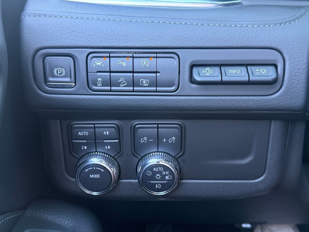 Used 2023 GMC Yukon Denali AWD/4WD image 35