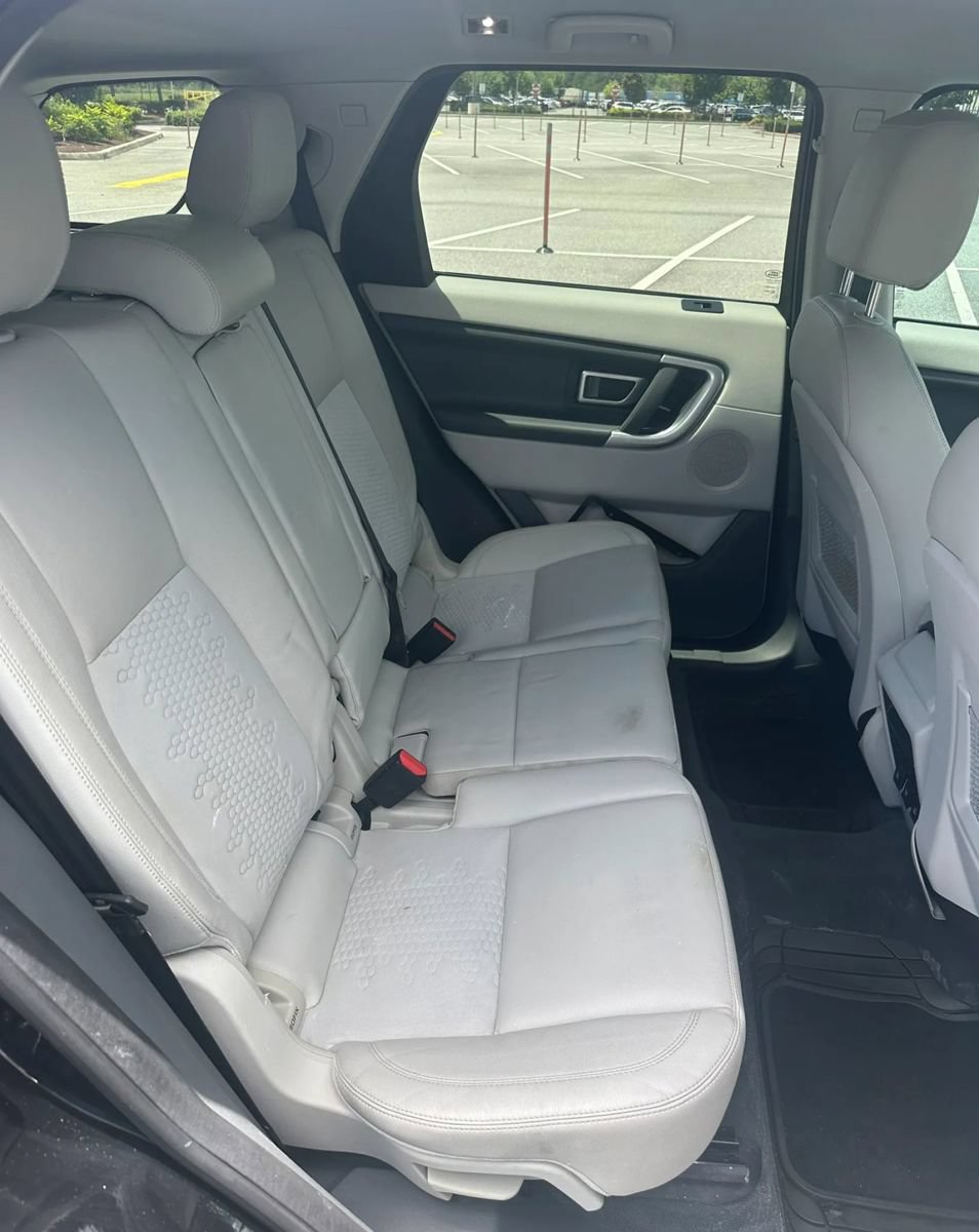 Used 2018 Land Rover Discovery Sport SE AWD/4WD image 15