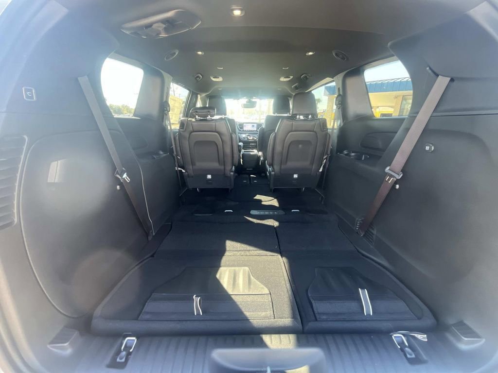New 2026 Chrysler Pacifica Select w/ S Appearance Package FWD image 12