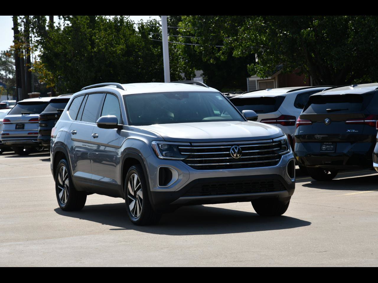 Used 2026 Volkswagen Atlas SE FWD image 1