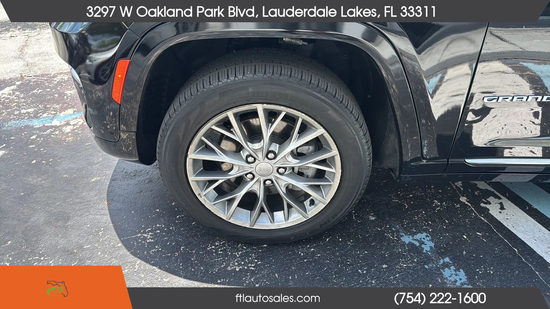 Used 2022 Jeep Grand Cherokee Summit w/ Luxury Tech Group V AWD/4WD image 18