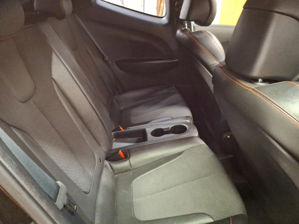 Used 2019 Hyundai Veloster Turbo image 12