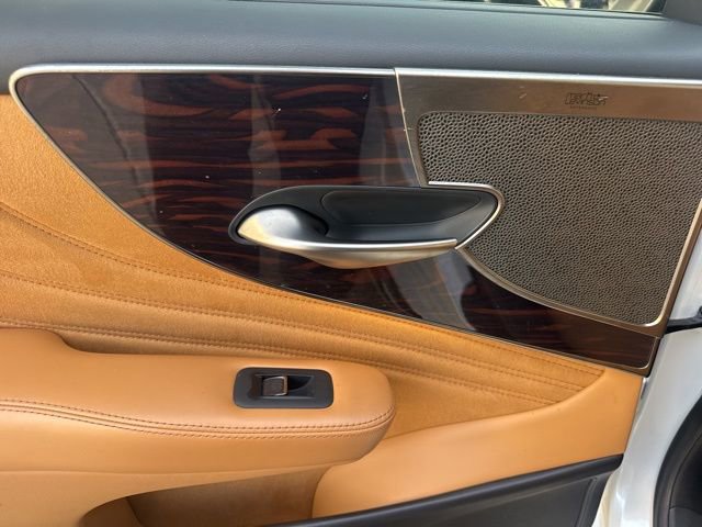 Used 2021 Lexus LS 500 w/ Interior Upgrade Package image 30