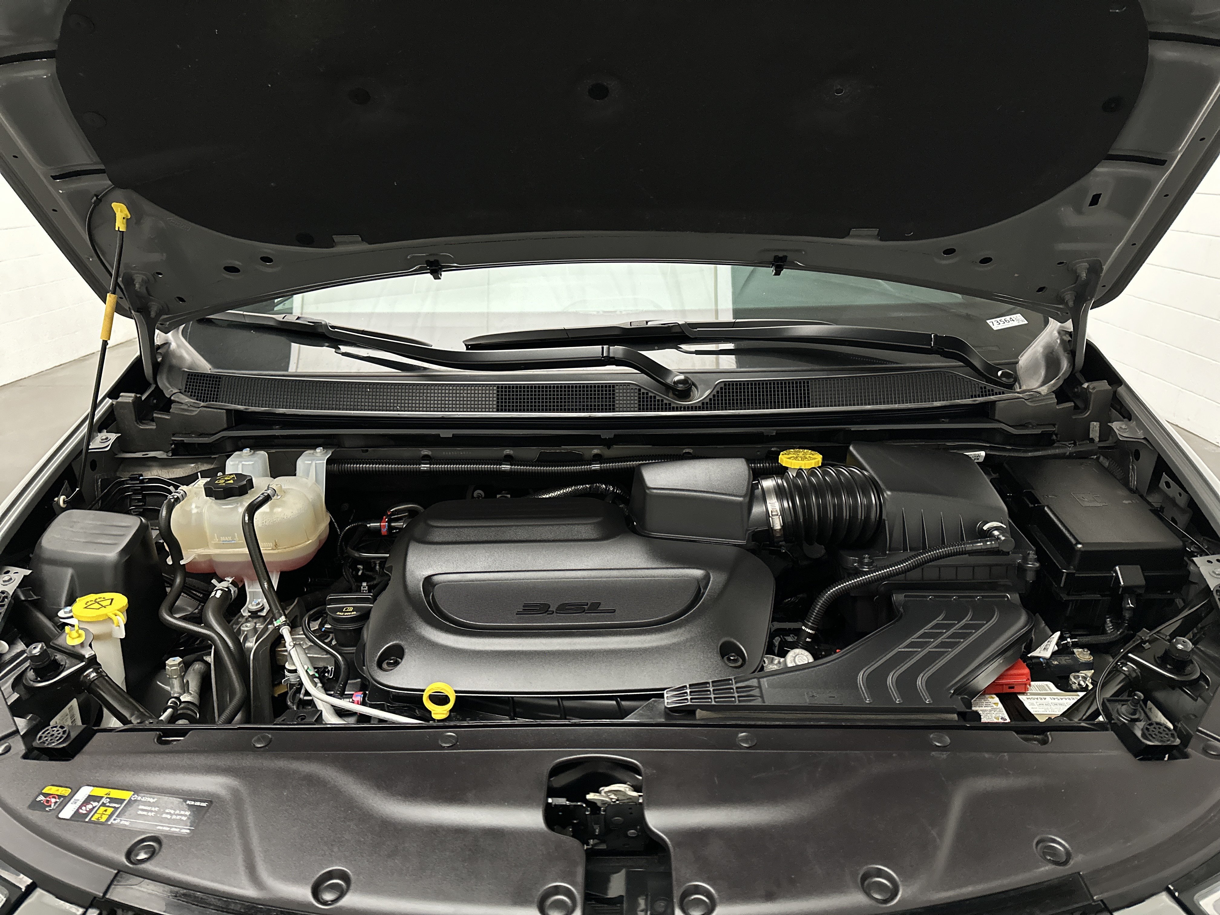Used 2025 Chrysler Pacifica Limited FWD image 44