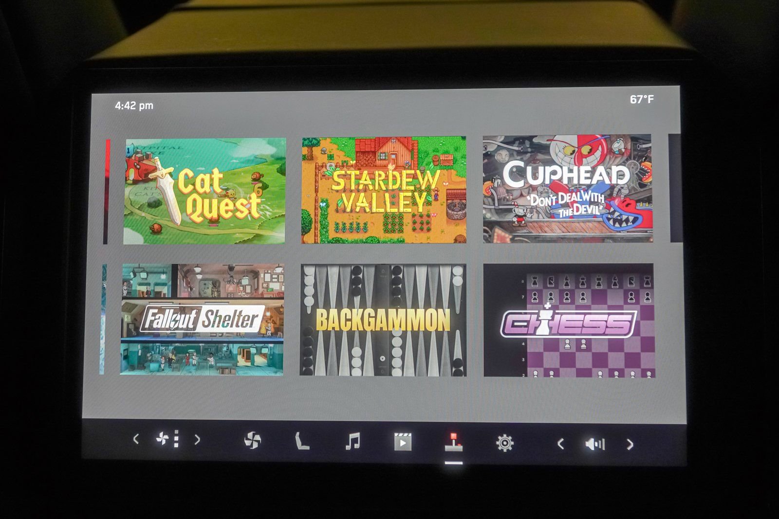 Used 2025 Tesla Cybertruck AWD Crew Cab image 43