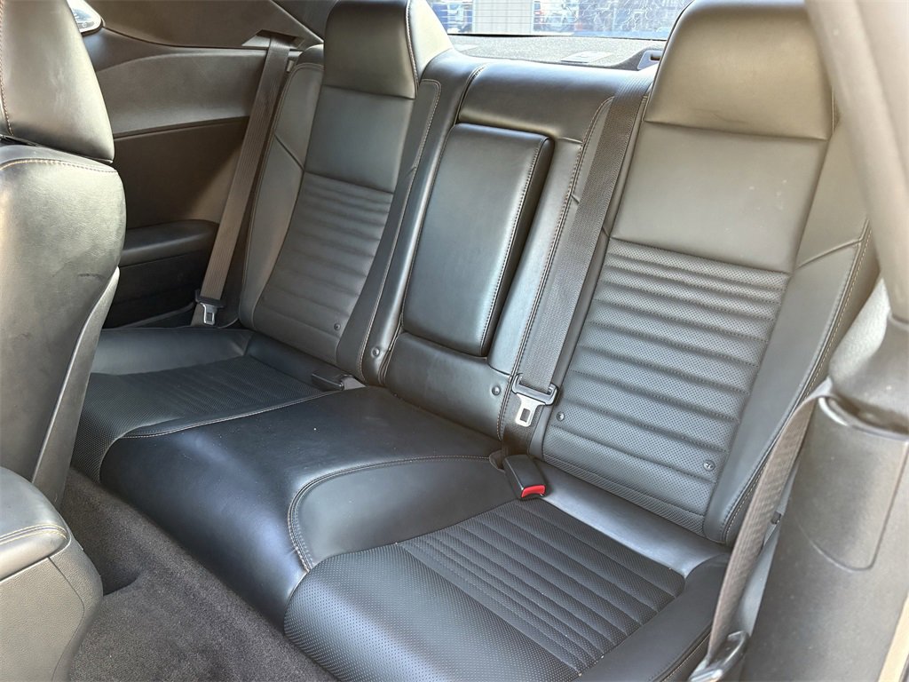 Used 2015 Dodge Challenger R/T Plus image 24