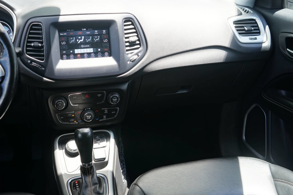 Used 2021 Jeep Compass Latitude w/ Convenience Group AWD/4WD image 23