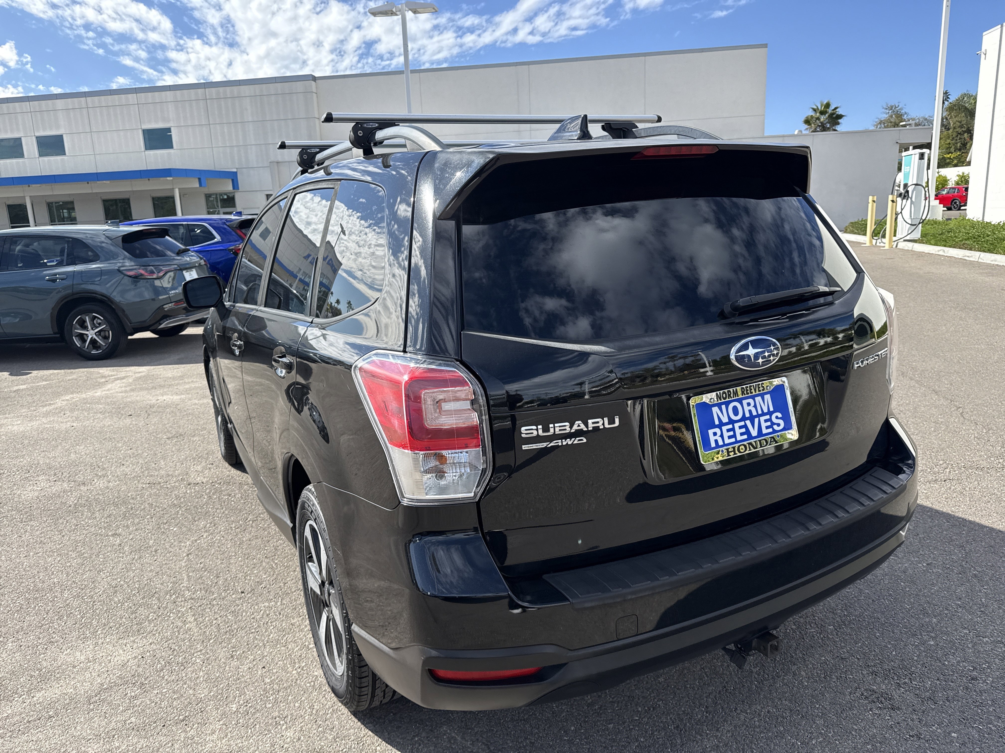 Used 2018 Subaru Forester 2.5i Premium w/ All-Weather Package image 3