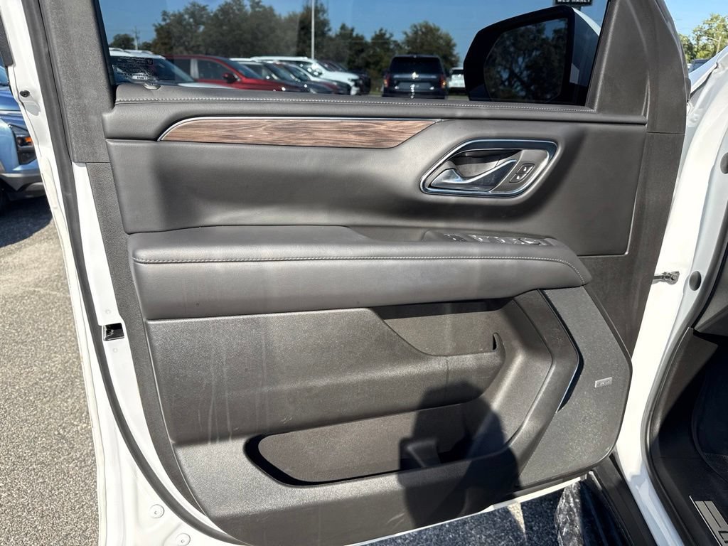 Used 2022 Chevrolet Tahoe LT w/ LT Signature Plus Package RWD image 13