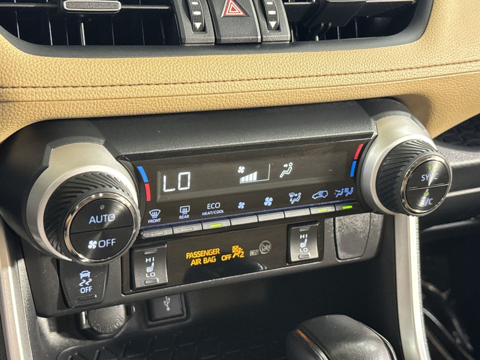Used 2022 Toyota RAV4 XLE Premium AWD/4WD image 33
